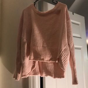 Baby pink crop long sleeve sweater.
